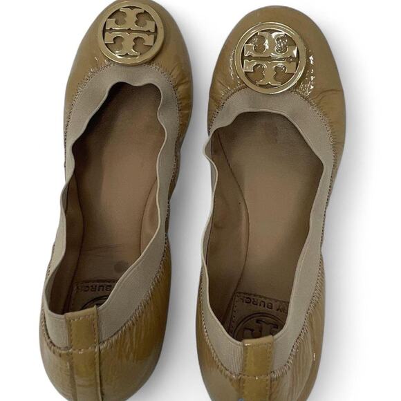 Tory Burch Tan Beige Patent Leather Ballet Flats Neutral Minimalist Preppy 6 - Picture 1 of 6